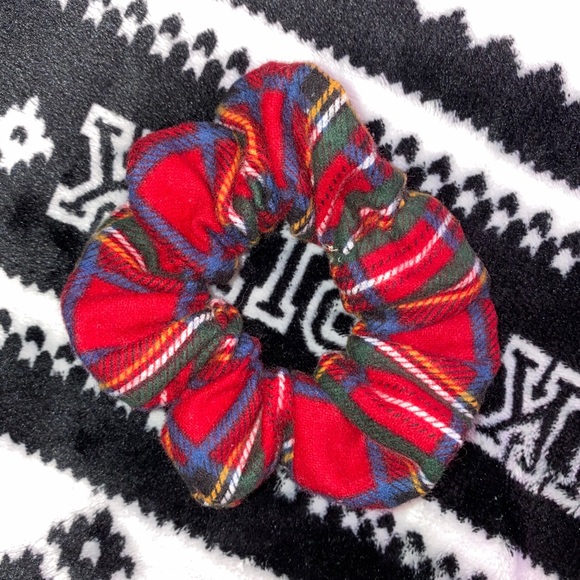 Handmade red Tartan plaid soft scrunchie - Picture 2 of 2